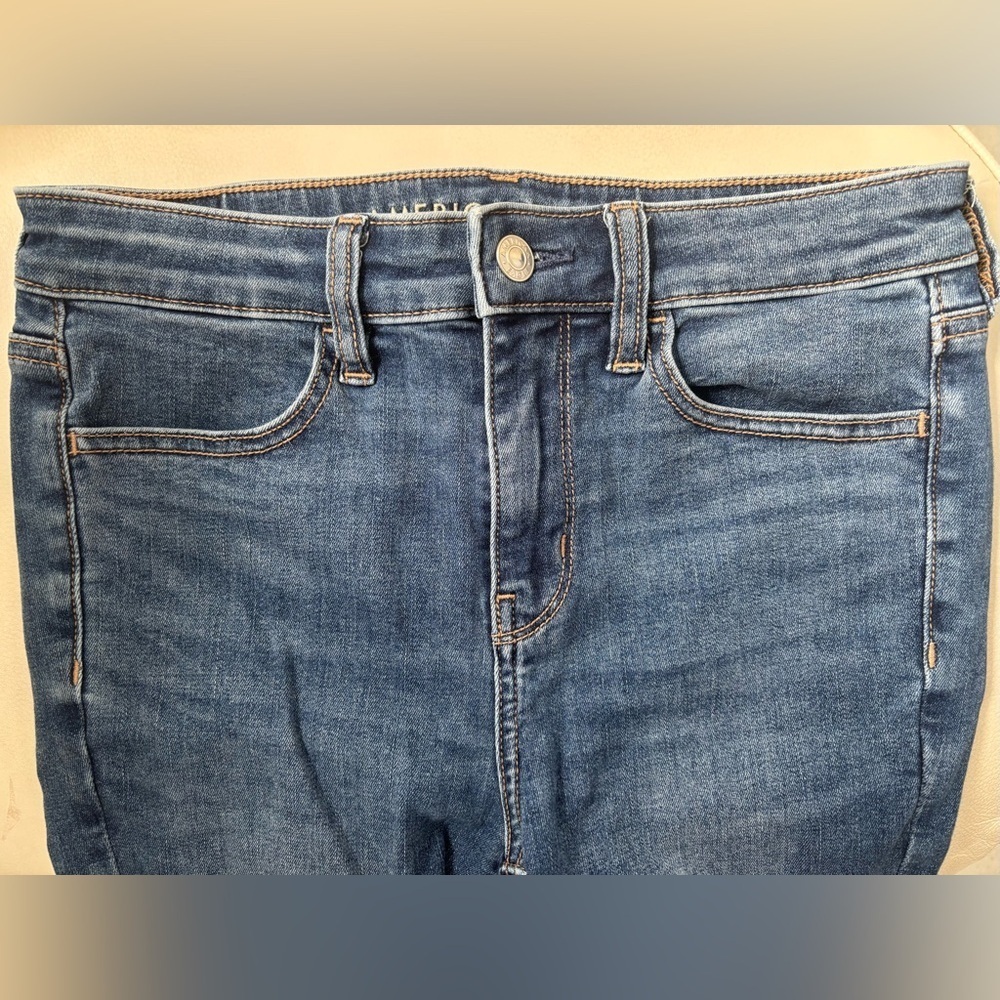 American Eagle High-Rise Skinny Jeans - Medium Wash - Size 4 Regular - Picture 3 of 6